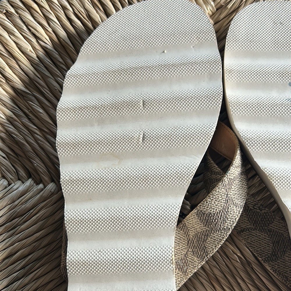 Coach Thongs - Picture 8 of 12
